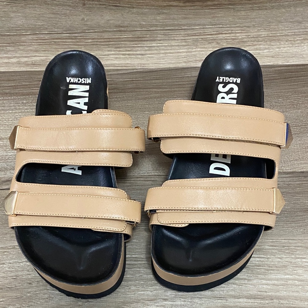 Badgley Mischka Tan Sandals